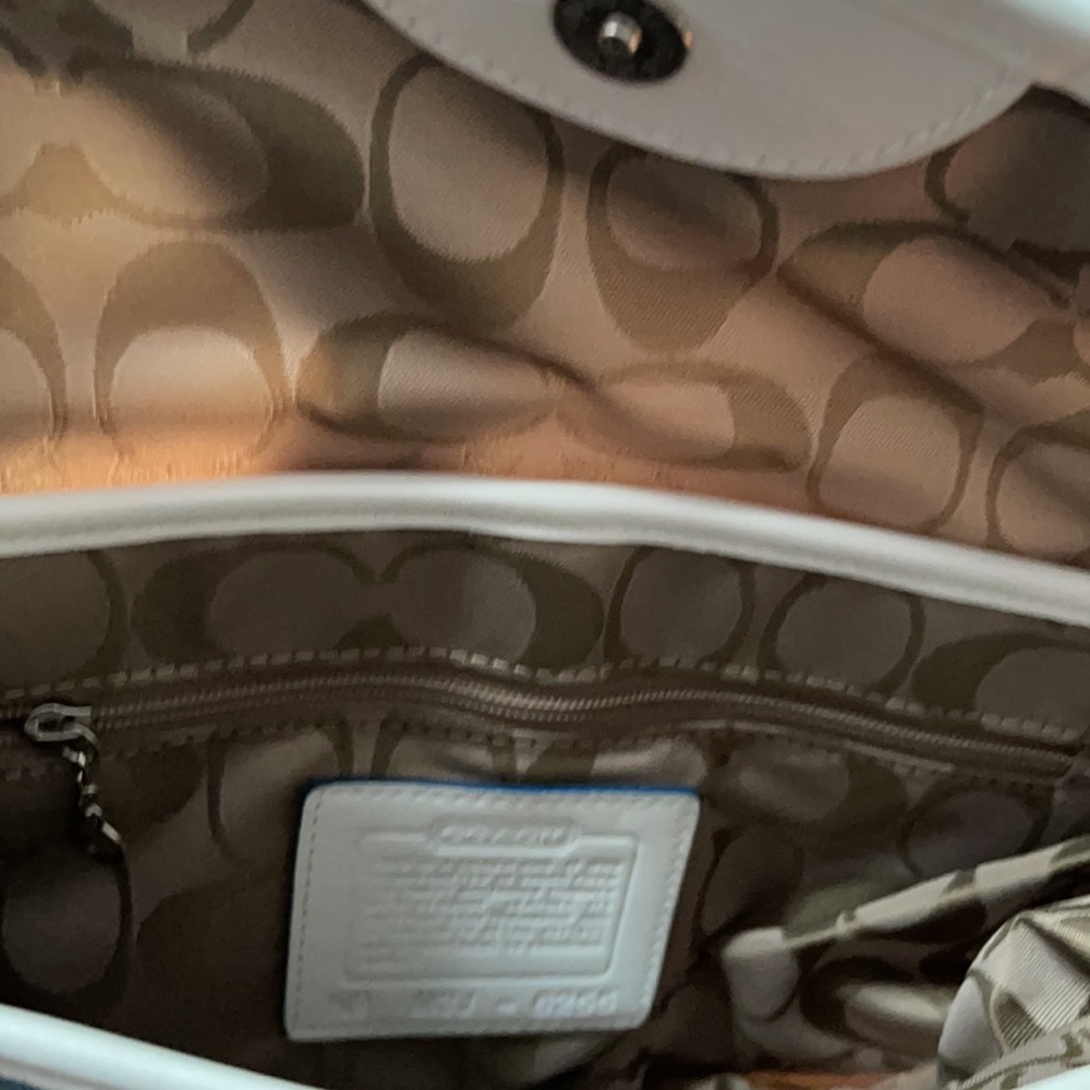 Blue COACH PURSE | Baby Blue and White | Med NWOT | Coach Hamptons Weekend Bag - Picture 6 of 9